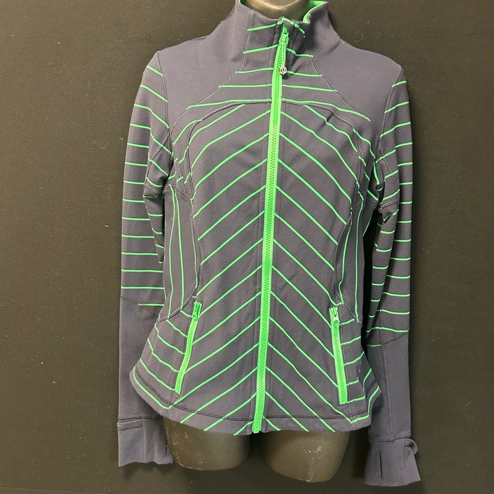Lululemon Athletica Navy and Green Chevron Jacket - Picture 6 of 14